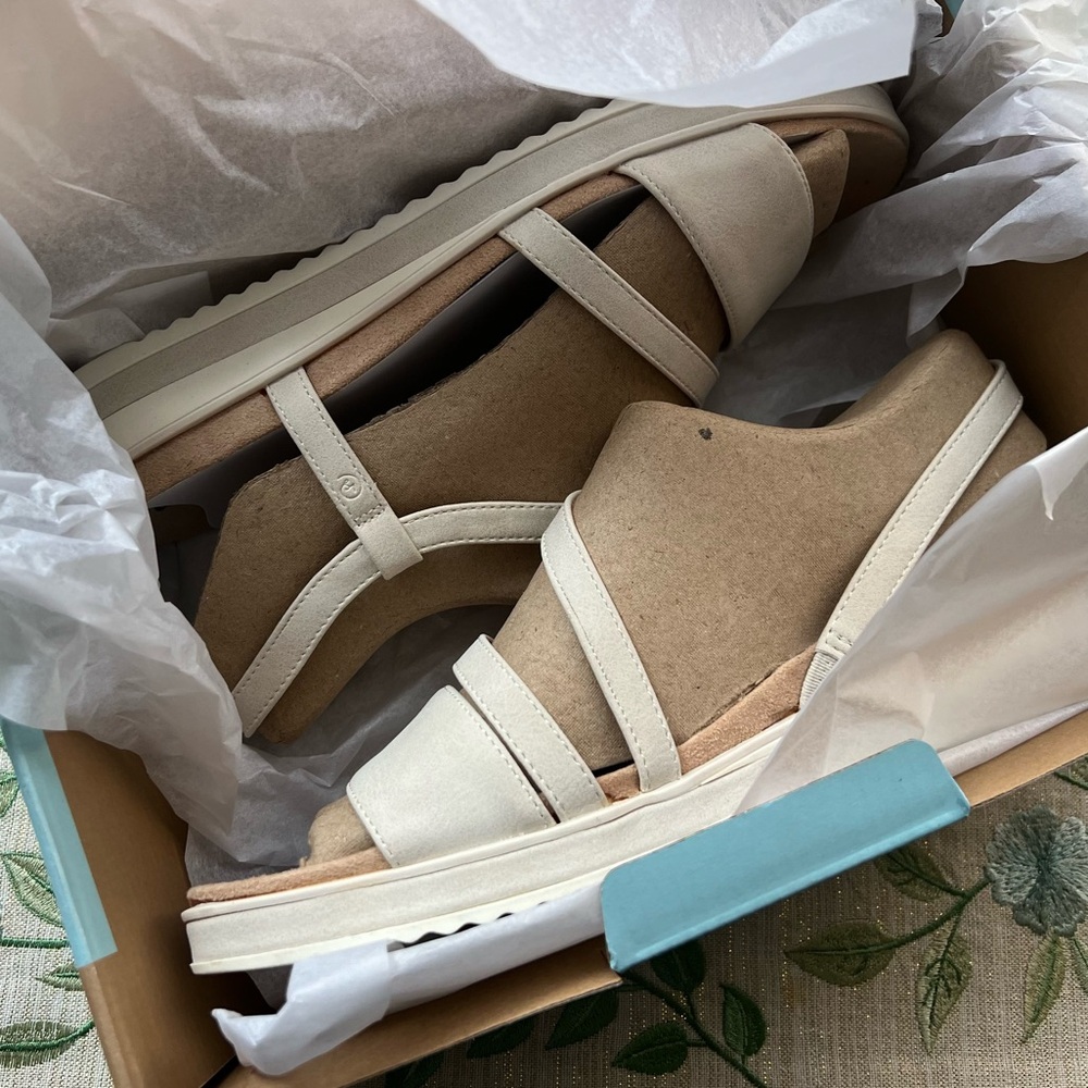 LifeStride Women’s Zoe Sport Sandal in Bone Size 11 W - Picture 2 of 7